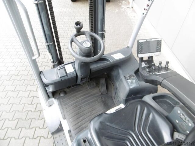 LPG forklifts STILL RX 70-25 T