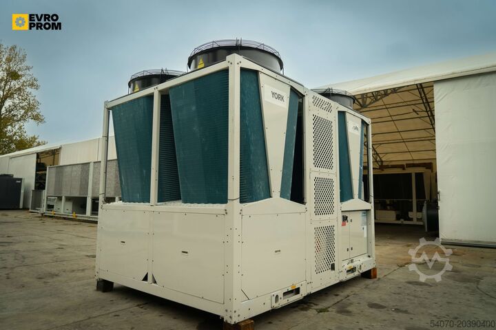 Kältemaschine/Wärmepumpe New Aircooled chiller YORK YMPA0260PE50 254 kW/186 kW. 2021 yom