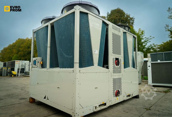 Kältemaschine/Wärmepumpe New Aircooled chiller YORK YMPA0260PE50 254 kW/186 kW. 2021 yom
