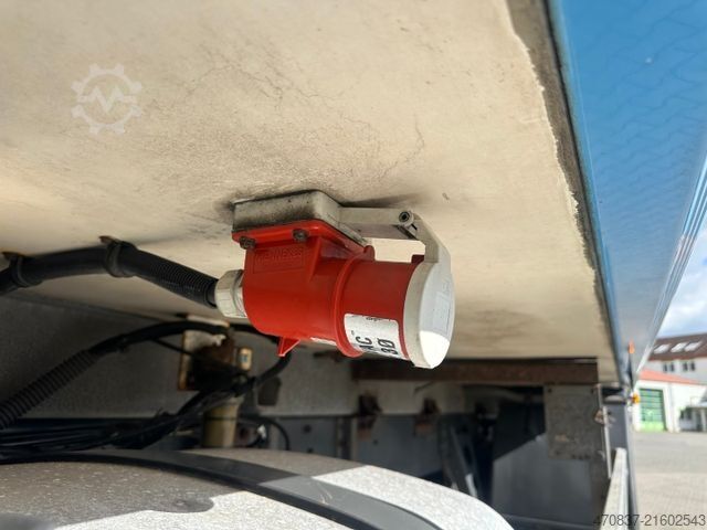 Kühlkoffer-LKW DAF LF 260 / Thermo King 1000 R Spectrum / LBW