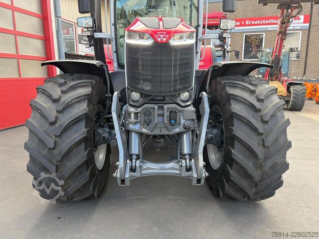 Traktor Massey Ferguson MF 8S. 205 Dyna VT