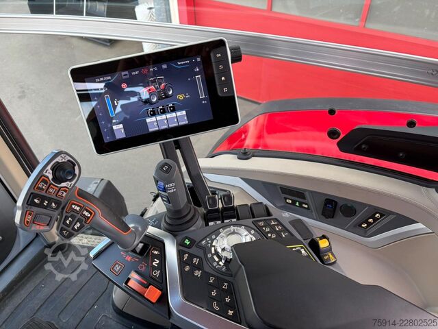 Traktor Massey Ferguson MF 8S. 205 Dyna VT