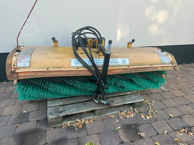 Van Multicar M 30 4x4 Allrad Winterdienst