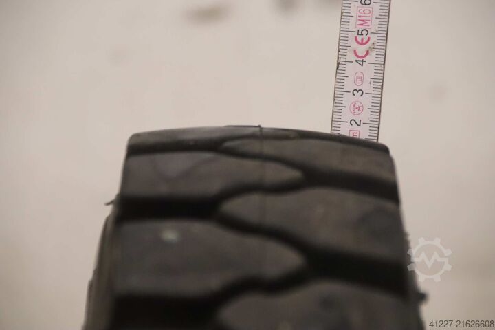 Vollgummi Reifen Gumasol G.L.E  4.00-8