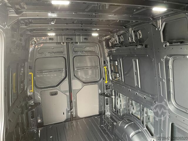 Kastenwagen hoch MAN TGE 3.180 L3H3 Kasten 4x4 ACC LED NAV LENKRADHZ