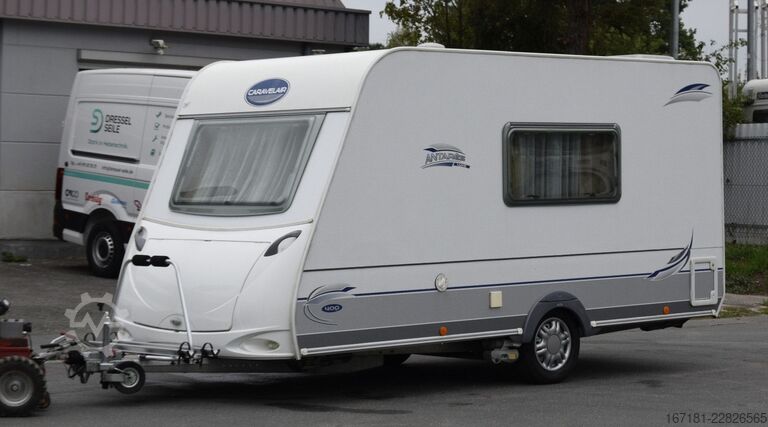 Wohnwagen CARAVELAIR Antarex Luxe 400 mit Mover und Sackmarkise