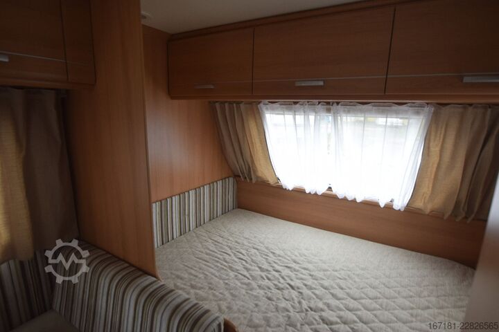 Wohnwagen CARAVELAIR Antarex Luxe 400 mit Mover und Sackmarkise