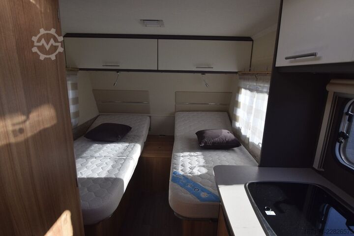 Wohnwagen STERCKEMAN Starlet Comfort 450 LJ mit Mover und Markise