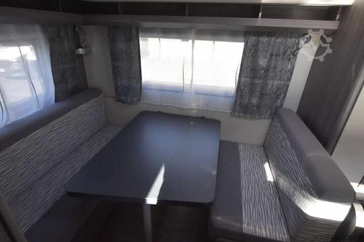 Wohnwagen HOBBY On tour 390 SF mit Sonnensegel