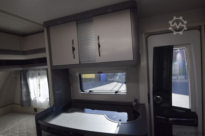 Wohnwagen HOBBY On tour 390 SF mit Sonnensegel