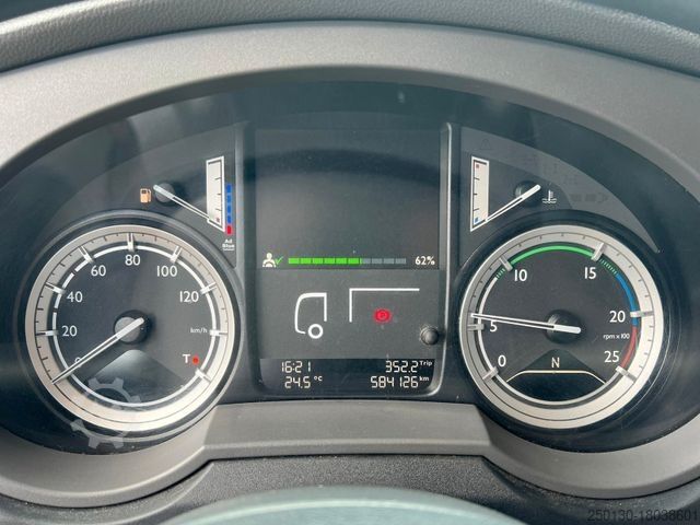 Standard SZM DAF XF 510 4x2 2 Tanks Retarder