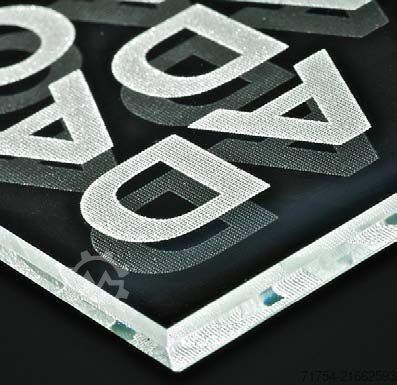 Vertikale Lasergravurmaschine CERION CERION LASER GmbH 