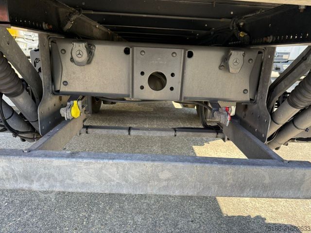 Transporter mit Koffer MERCEDES-BENZ ATEGO 818 L Koffer 6,10 m LBW 1 to.*AHK*EURO 6 E