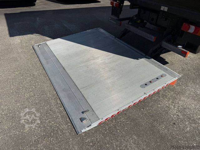 Transporter mit Koffer MERCEDES-BENZ ATEGO 818 L Koffer 6,10 m LBW 1 to.*AHK*EURO 6 E