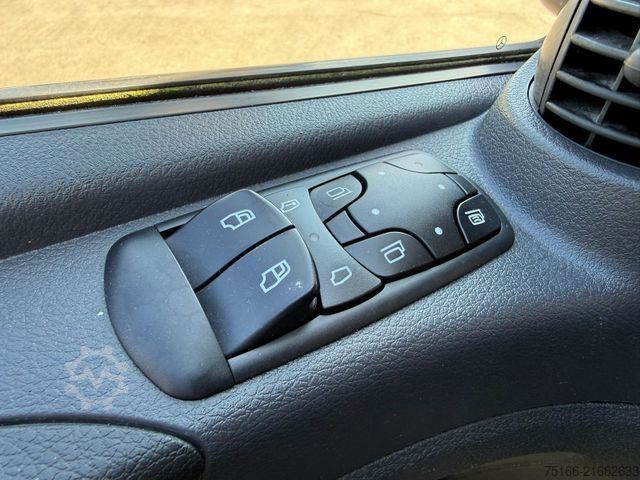 Transporter mit Koffer MERCEDES-BENZ ATEGO 818 L Koffer 6,10 m LBW 1 to.*AHK*EURO 6 E