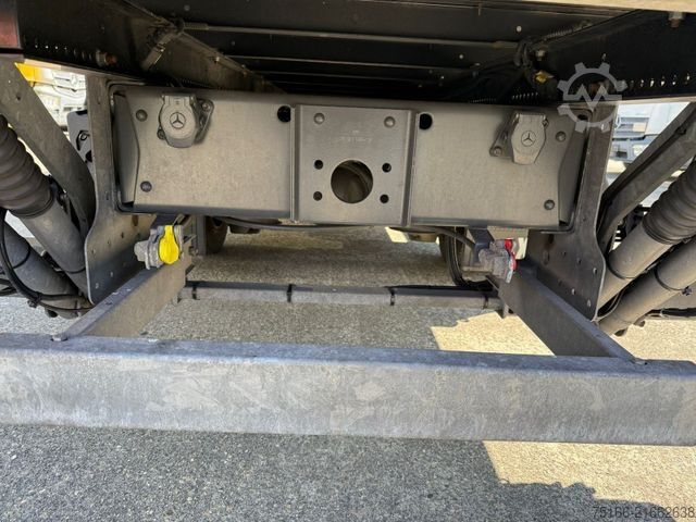 Transporter mit Koffer MERCEDES-BENZ ATEGO 818 L Koffer 6,10 m LBW 1 to.*AHK*EURO 6 E