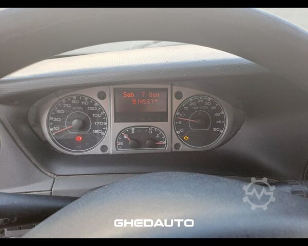Sonderausbau-Transporter IVECO DAILY 70C17 CON GRUPPO FRIGO PATENTE C