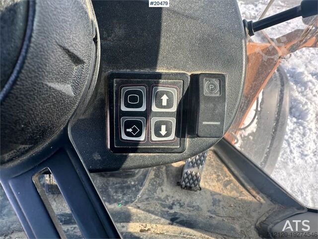 Wheel loader CASE 721E wheel loader w/ bucket. WATCH VIDEO.