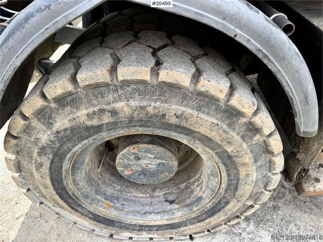 Crawler excavator Komatsu PW160-8 Wheel Excavator w/ GPS, Rototilt and Clean