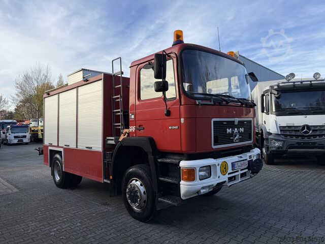 LKW-Fahrgestell MAN F90 16.242 4X4 / Feuerwehr