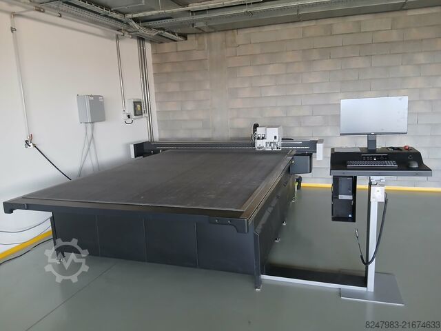 Beschneidungsmaschine Kongsberg X44