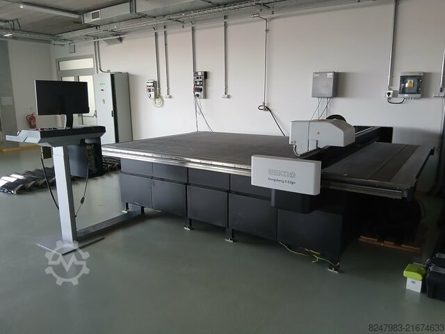 Beschneidungsmaschine Kongsberg X44
