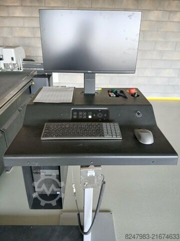 Beschneidungsmaschine Kongsberg X44