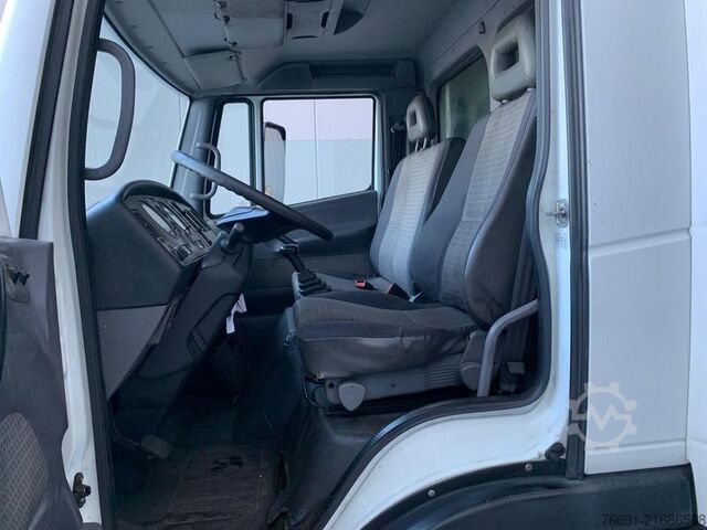 Curtain sider van Nissan Atleon 35.15 - Furgone in Lega con Telo