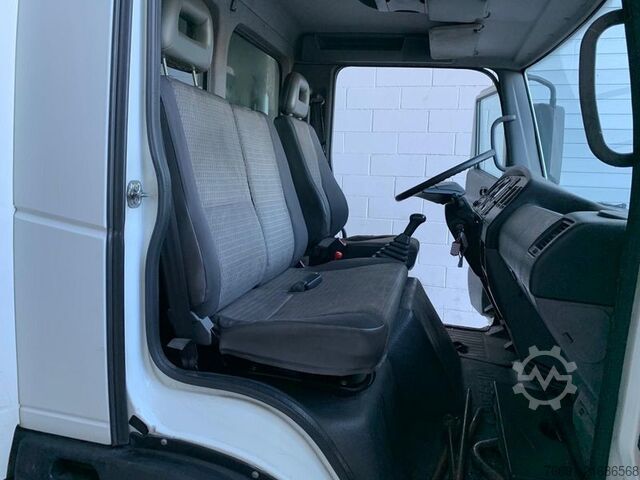 Curtain sider van Nissan Atleon 35.15 - Furgone in Lega con Telo