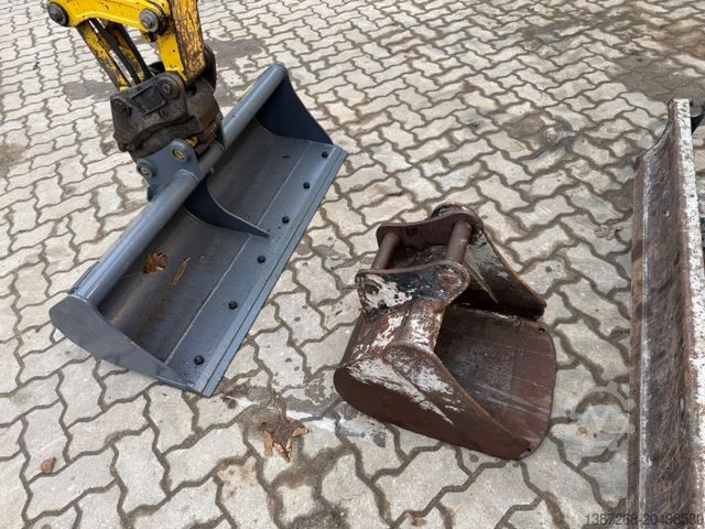 Mini excavator KOMATSU PC26MR-3 / 2020 BJ / 2 x Löffel