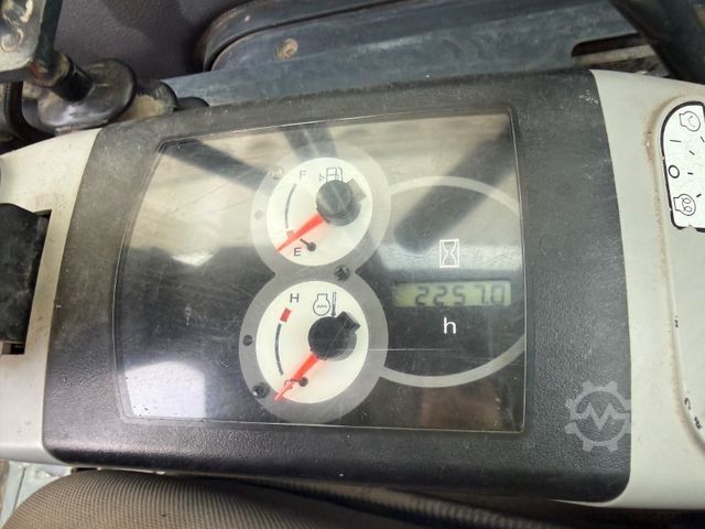 Mini excavator KOMATSU PC26MR-3 / 2020 BJ / 2 x Löffel