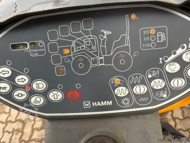 Walzenzug HAMM HD12VV / 2016 BJ / 2.754 H