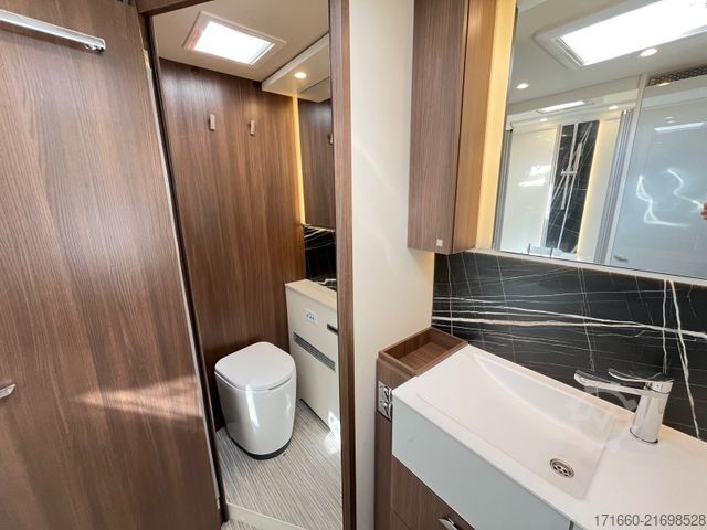 Integriertes Wohnmobil BÜRSTNER Elegance I 910 G MEGA DEAL! 58775,- Euro sparen!
