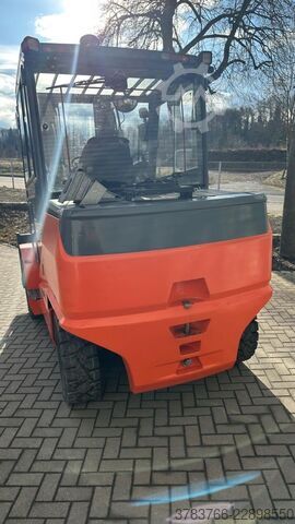 Electric 4-wheel forklift Toyota 8FBMHT60
