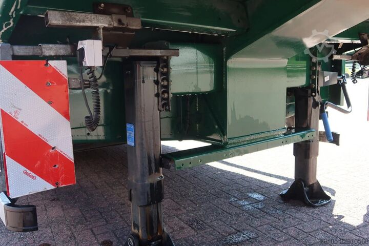 Semi low loader Nooteboom Semidieplader + Hydraulisch Rampen