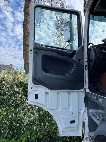 Standard-SZM DAF XF 480 FT Nokkenas vervangen op 614000 KM