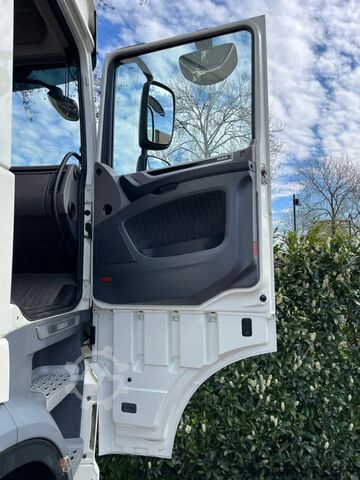 Standard-SZM DAF XF 480 FT Nokkenas vervangen op 614000 KM