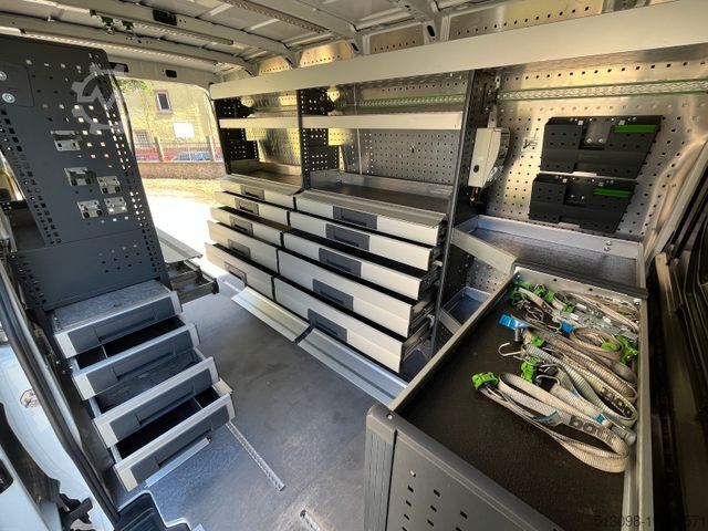 High top van VOLKSWAGEN CRAFTER 2.0 TDI BOTT REGALS. STANDHZG. NAVI PDC