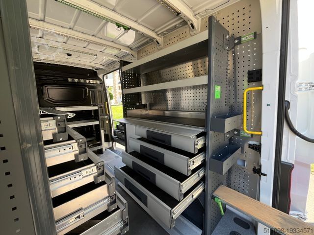 High top van VOLKSWAGEN CRAFTER 2.0 TDI BOTT REGALS. STANDHZG. NAVI PDC