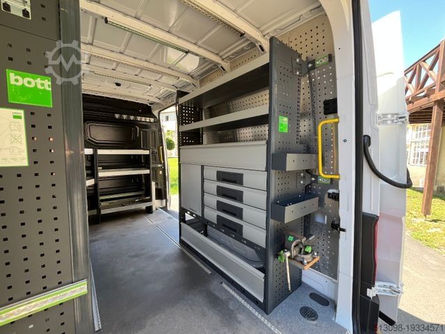 High top van VOLKSWAGEN CRAFTER 2.0 TDI BOTT REGALS. STANDHZG. NAVI PDC