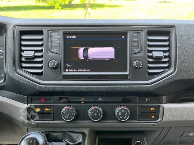 High top van VOLKSWAGEN CRAFTER 2.0 TDI BOTT REGALS. STANDHZG. NAVI PDC