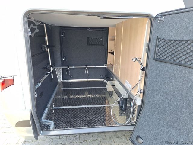 Integriertes Wohnmobil HYMER/ERIBA B-Klasse ML I BlackLine 780 HUBSTÜTZEN+Autarkie