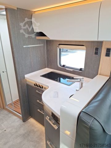 Integriertes Wohnmobil HYMER/ERIBA B-Klasse ML I BlackLine 780 HUBSTÜTZEN+Autarkie