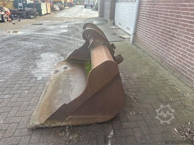 Bucket  CW30