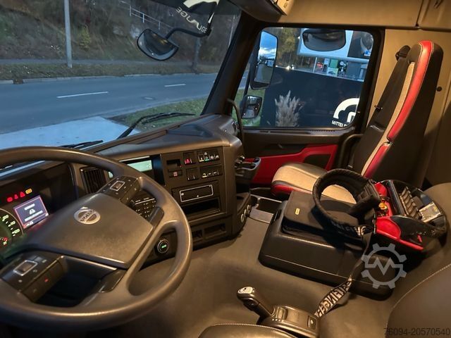 LKW mit Pritsche (offen) VOLVO FMX 420 8x4 Montagekran 29m + JIB+Seilwinde