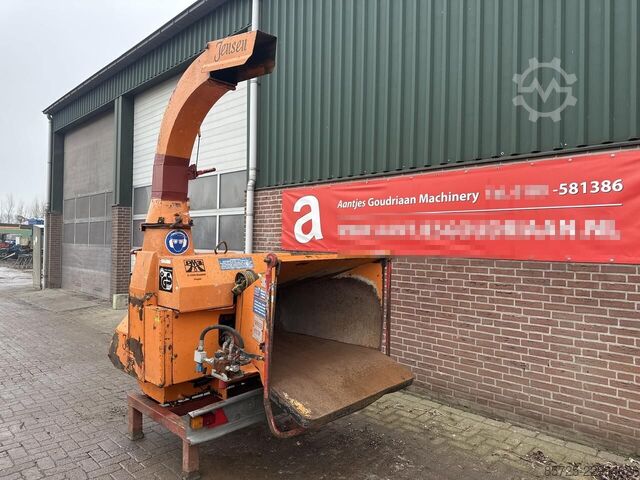 Wood chipper  