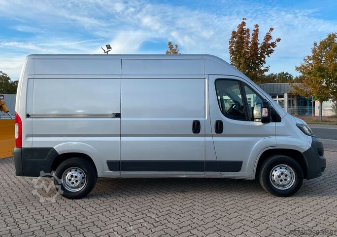 Kastenwagen hoch PEUGEOT Boxer 335 KA L2H2/ 96kw/ AC/ RFK/ E-Paket/ AHK