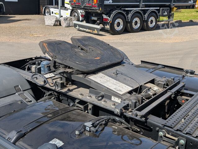 Volume tractor unit MAN TGX 18.520 LL SA Voll-Ausstattung, Hub-Kupplung