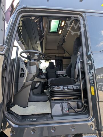 Volume tractor unit MAN TGX 18.520 LL SA Voll-Ausstattung, Hub-Kupplung