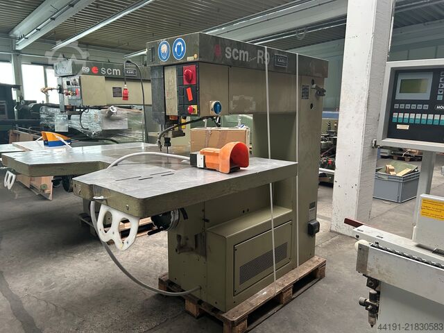 Router SCM R 9 SCM R 9